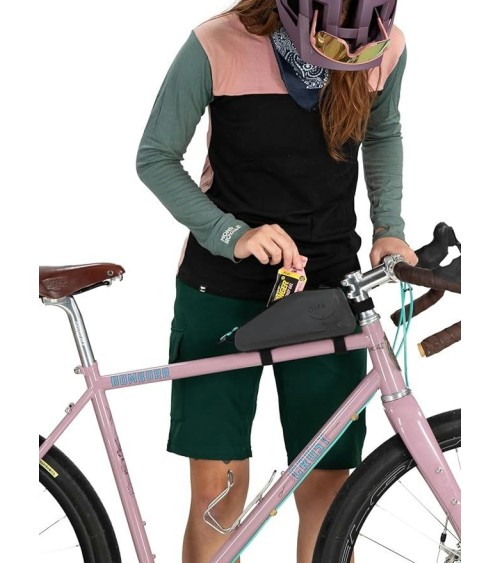 Osprey Escapist raamikott must O/S